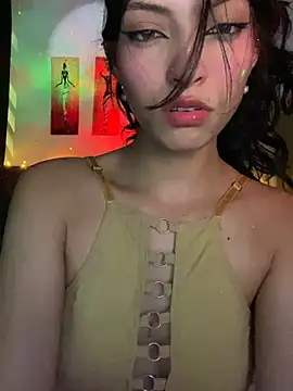 Snapshot of Mia_Clay1 chatting on May 21, 5:36 am Mia Clay1 online show from May 21, 5:36 am