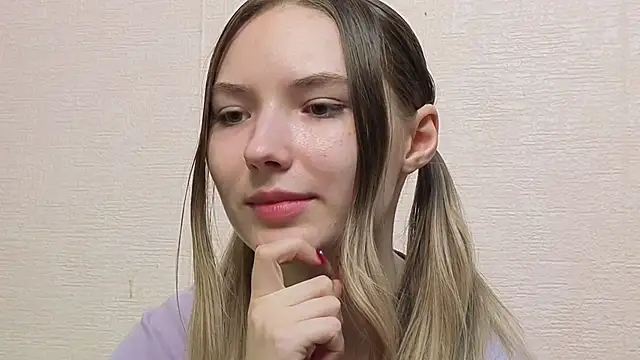 Snapshot of _kikiclark__ chatting on May 23, 8:13 pm kikiclark online show from May 23, 8:13 pm