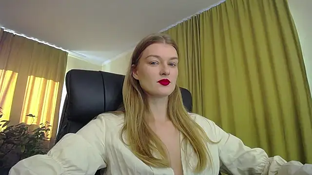 Snapshot of MysticVenus_ chatting on October 25, 10:34 am MysticVenus online show from October 25, 10:34 am