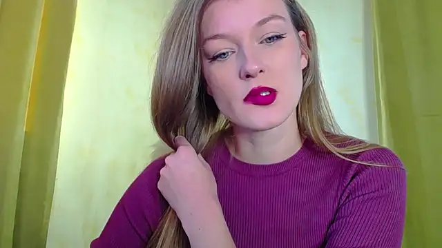 Snapshot of MysticVenus_ chatting on December 15, 8:07 am MysticVenus online show from December 15, 8:07 am