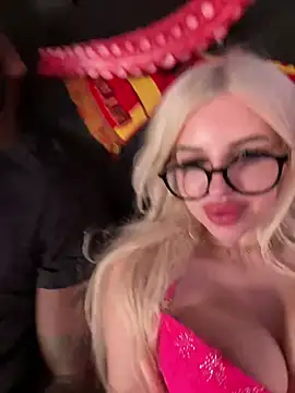 Steffi Snowbunny online show from July 29, 9:46 pm