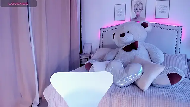 Mayajhons online show from December 3, 12:36 pm