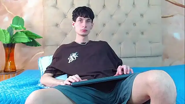 Snapshot of Luke_Carter chatting on May 15, 1:18 pm Luke Carter online show from May 15, 1:18 pm