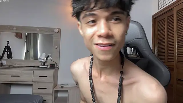 OopsAgain  online show from May 30, 8:28 pm