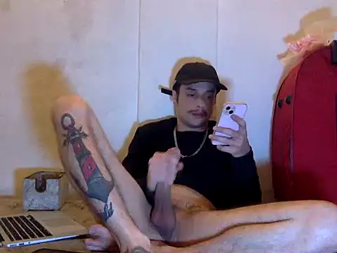 Snapshot of chrisalmeid_ chatting on October 9, 5:16 am chrisalmeid  online show from October 9, 5:16 am