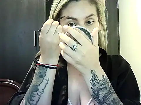 Snapshot of Valery__Rouse_ chatting on October 14, 1:56 pm Valery Rouse online show from October 14, 1:56 pm