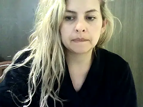 Snapshot of Valery__Rouse_ chatting on October 26, 5:19 pm Valery Rouse online show from October 26, 5:19 pm