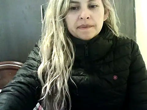 Snapshot of Valery__Rouse_ chatting on October 28, 1:36 pm Valery Rouse online show from October 28, 1:36 pm