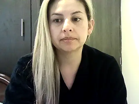 Snapshot of Valery__Rouse_ chatting on October 31, 3:35 pm Valery Rouse online show from October 31, 3:35 pm