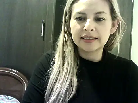 Snapshot of Valery__Rouse_ chatting on November 3, 3:52 am Valery Rouse online show from November 3, 3:52 am