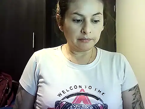 Valery  Rouse  online show from February 11, 1:21 am