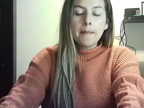 Valery  Rouse  online show from April 26, 3:59 am
