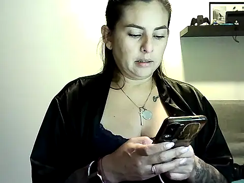 Valery  Rouse  online show from May 25, 11:44 pm