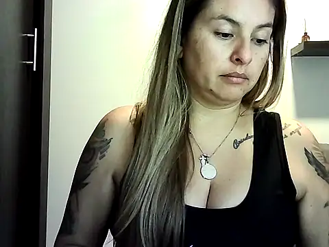 Valery  Rouse  online show from June 4, 9:43 pm