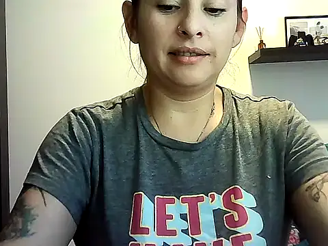 Valery  Rouse  online show from June 10, 4:39 pm