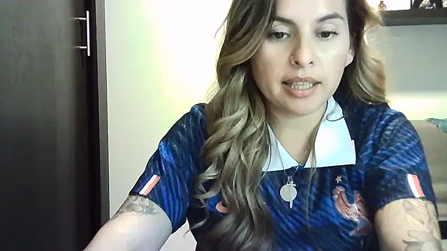 Valery  Rouse  online show from June 17, 12:02 am