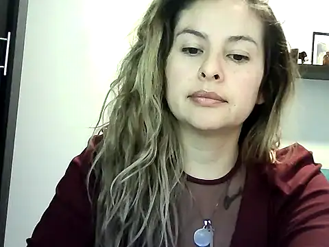 Valery  Rouse  online show from August 3, 8:23 pm
