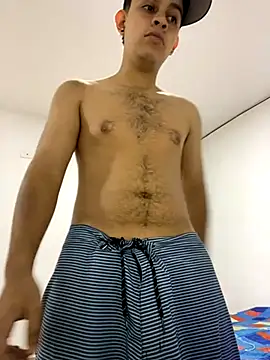 Snapshot of Young_handsome chatting on December 2, 10:27 pm Young handsome online show from December 2, 10:27 pm