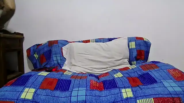 Young handsome online show from February 19, 1:01 am