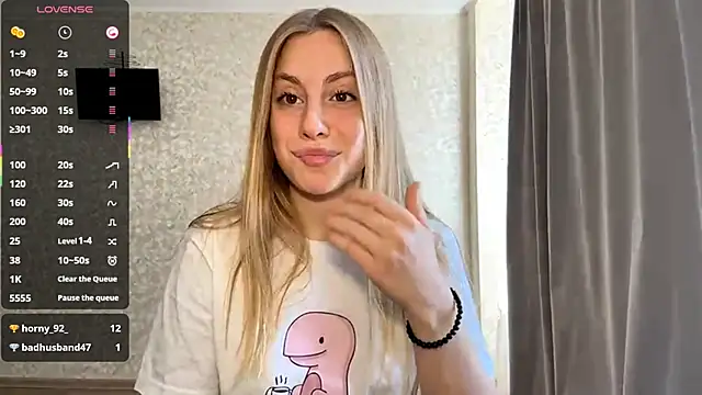 DreamyOlivia online show from September 14, 10:25 am