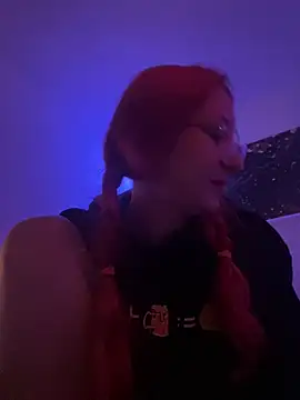 DaddysLittleSlutfox online show from April 29, 8:04 pm