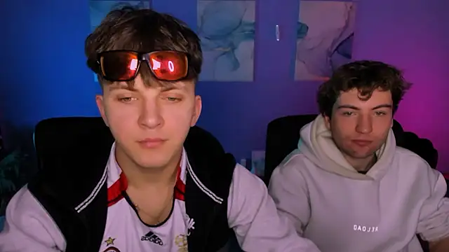 travis wolf  online show from February 19, 10:00 am