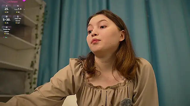 Snapshot of Ruminelle chatting on November 3, 12:39 pm Ruminelle online show from November 3, 12:39 pm