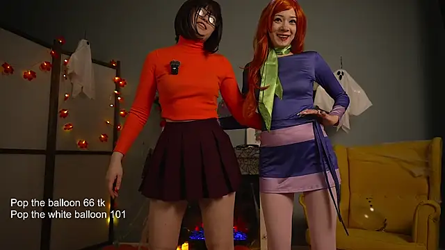 Snapshot of Ruminelle chatting on November 10, 12:15 pm Ruminelle online show from November 10, 12:15 pm