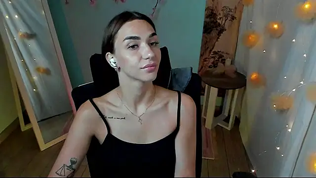 Snapshot of Bella_Night4 chatting on July 28, 12:59 pm Bella Night4 online show from July 28, 12:59 pm