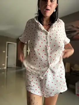 Snapshot of VendiMur chatting on December 14, 2:06 am VendiMur online show from December 14, 2:06 am