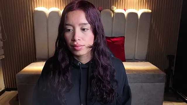 Snapshot of _Mia_Evans_1 chatting on May 14, 1:18 pm Mia Evans 1 online show from May 14, 1:18 pm