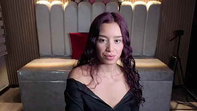 Snapshot of _Mia_Evans_1 chatting on June 13, 8:18 pm Mia Evans 1 online show from June 13, 8:18 pm