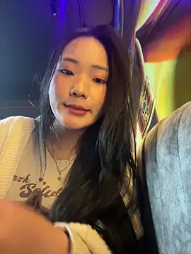 Snapshot of LylyBaby1888 chatting on January 5, 9:51 pm LylyBaby1888 online show from January 5, 9:51 pm