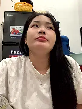 Snapshot of LylyBaby1888 chatting on January 9, 1:41 am LylyBaby1888 online show from January 9, 1:41 am