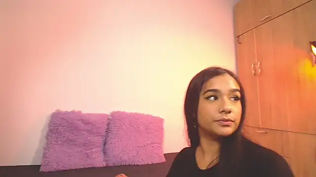 Snapshot of mae_nathan_ chatting on October 10, 5:06 am mae nathan  online show from October 10, 5:06 am