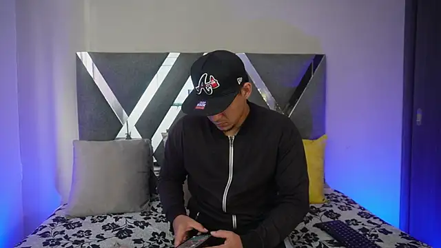 massimo vidal  online show from September 29, 12:10 pm