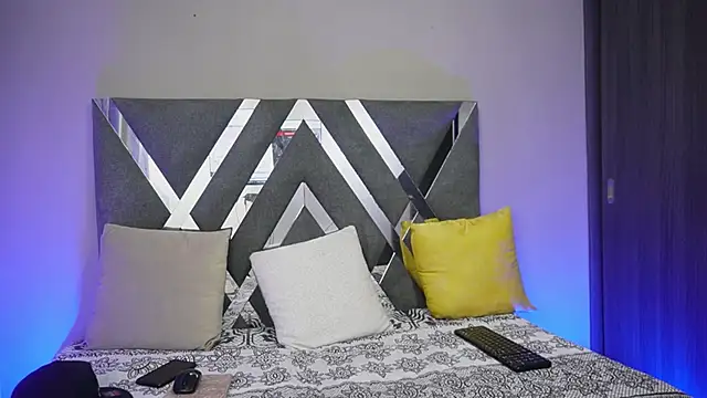 massimo vidal  online show from October 5, 1:15 am