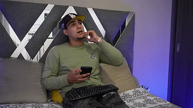 massimo vidal  online show from October 15, 1:50 am