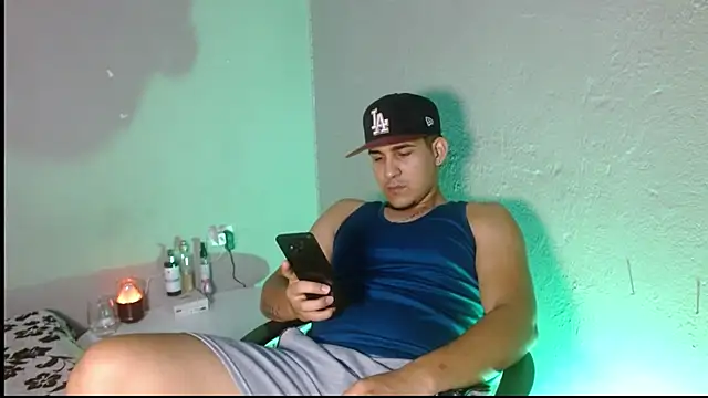 massimo vidal  online show from December 16, 2:05 am