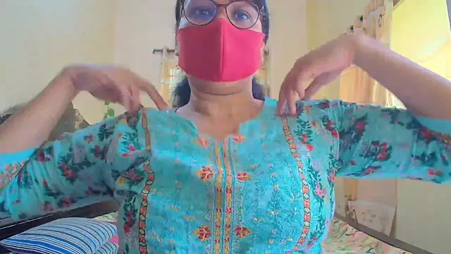Elena cruz5 online show from May 6, 3:46 am