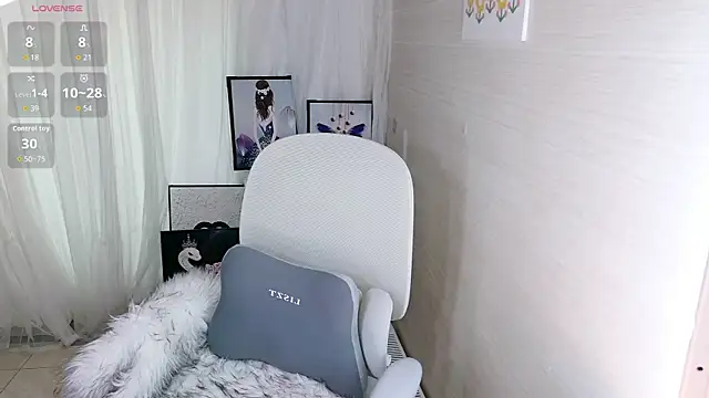 Snapshot of Scarlett-oracle chatting on December 16, 11:10 pm Scarlett-oracle online show from December 16, 11:10 pm