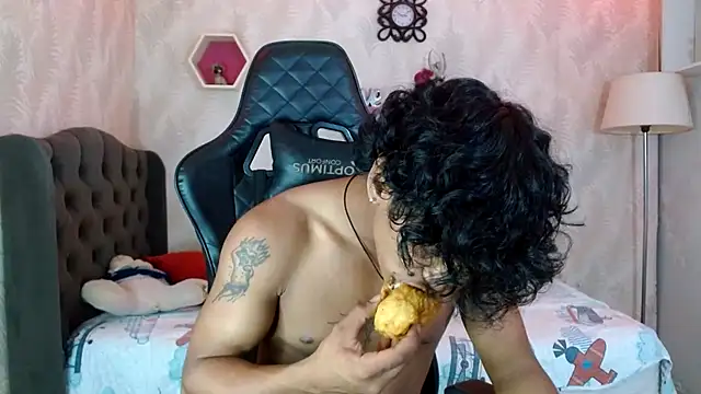 bull cam online show from October 30, 5:02 pm