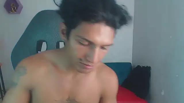 bull cam online show from December 4, 1:04 am