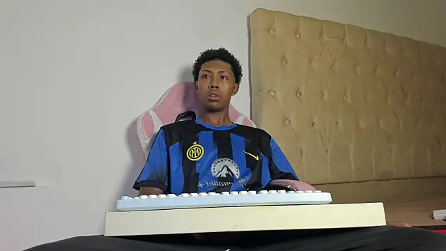 Snapshot of Jax_Maliq chatting on May 22, 2:55 pm Jax Maliq online show from May 22, 2:55 pm