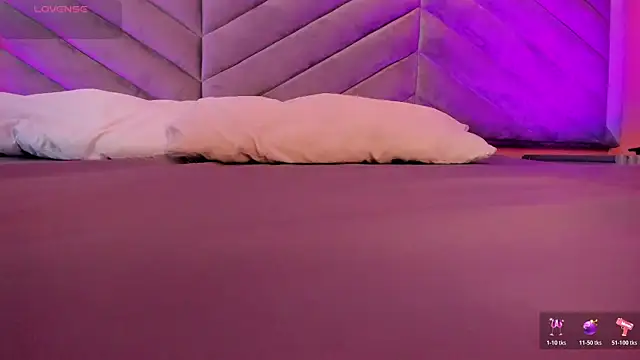 Mia Valentine  online show from November 6, 8:32 pm