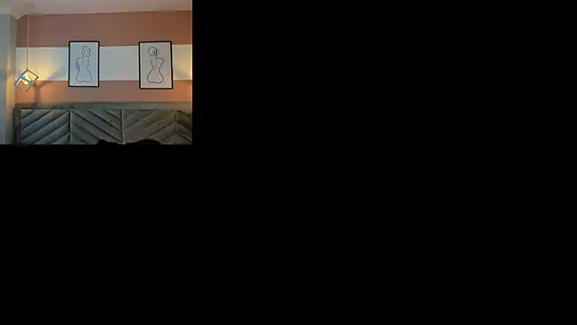 Mia Valentine  online show from December 3, 8:07 pm