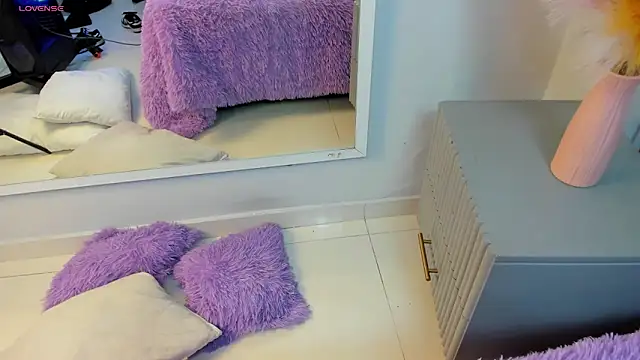 Mia Valentine  online show from February 2, 8:07 pm