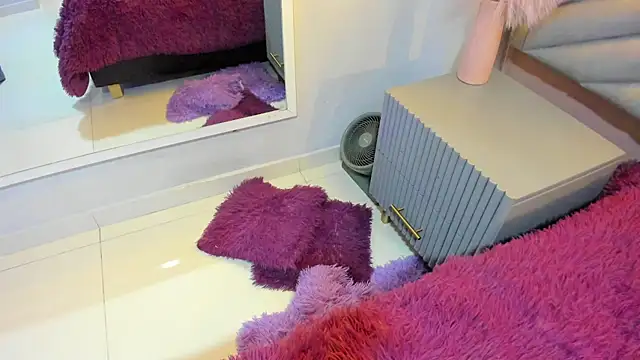 Mia Valentine  online show from March 4, 8:04 pm