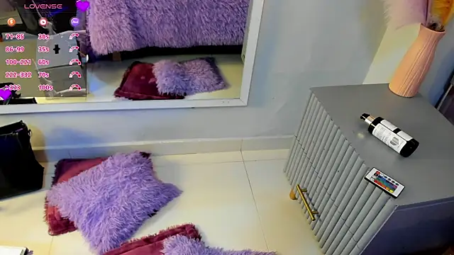 Mia Valentine  online show from March 14, 1:49 pm