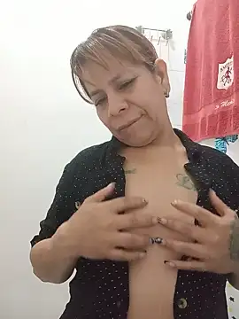 Snapshot of SofiaXDelRio chatting on June 4, 1:44 am SofiaXDelRio online show from June 4, 1:44 am